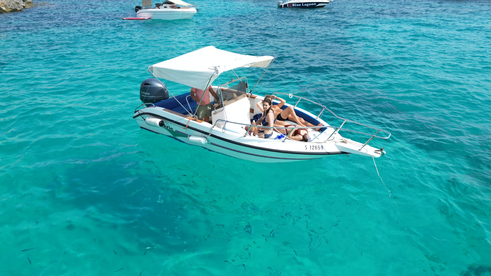 06-Hour Self Drive Boat